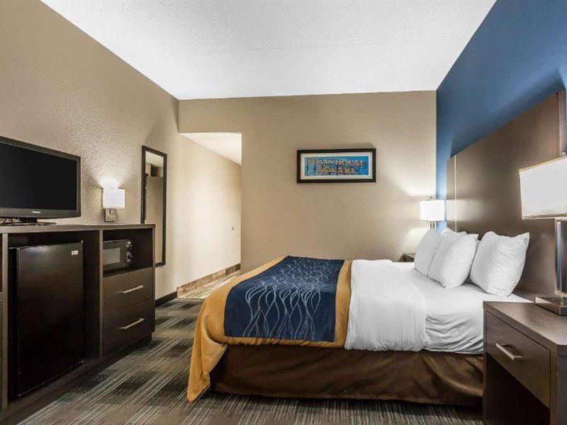 Comfort Inn Cleveland Airport Middleburg Heights Exterior photo