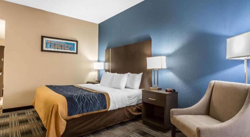 Comfort Inn Cleveland Airport Middleburg Heights Exterior photo