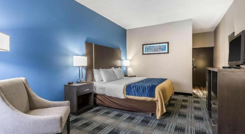 Comfort Inn Cleveland Airport Middleburg Heights Exterior photo